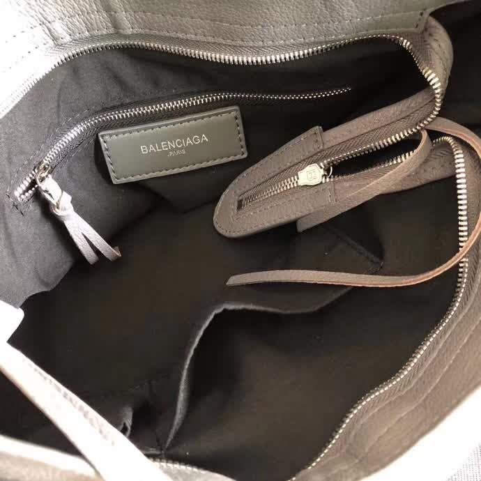 BALENCIAG巴黎世家 機車包 原版山羊皮包邊 銀色五金  可手提單肩斜跨  BL1075